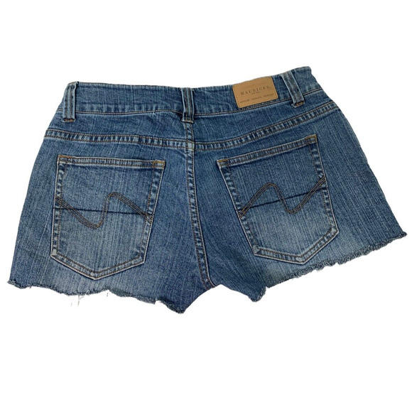 Maurices‎ Shorts Womens 7/8 Denim Jean Cut Offs Shorttail Raw Hem - Picture 2 of 4